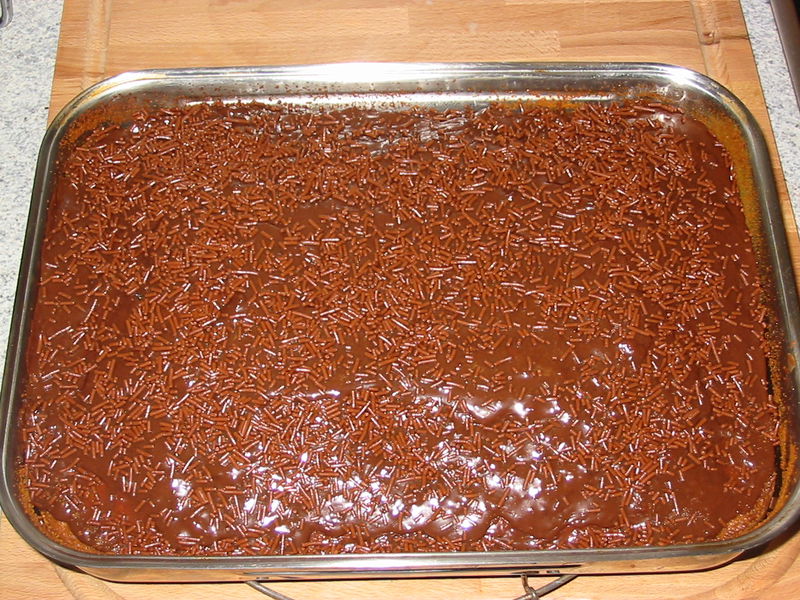 Datei:BrasilianischerSchokokuchen Alecia 01.jpg