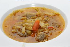 Orjaleves (Rippenstücksuppe)