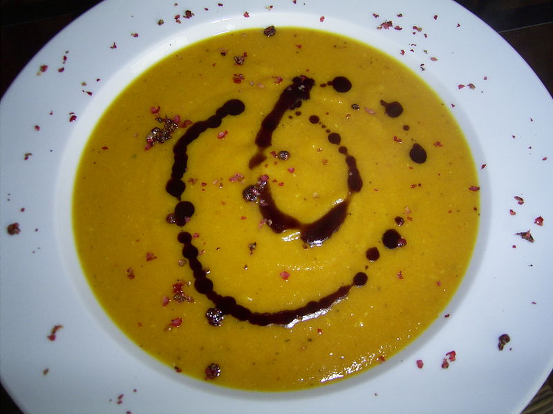 Datei:Linsen-Kürbiscremesuppe.jpg