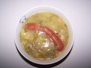 Schnippelbohnensuppe mit Bohnen aus der Dose