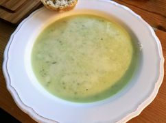 Zucchini-Käse-Cremesuppe