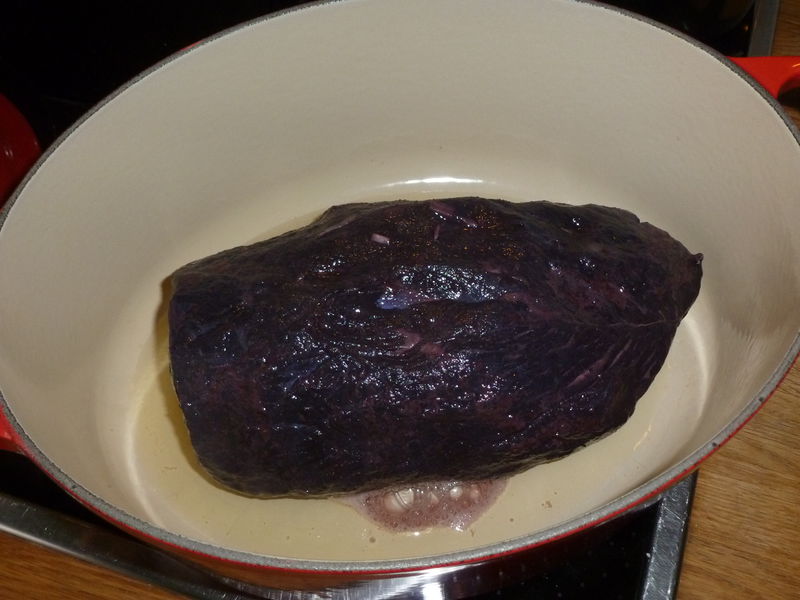 Datei:Sauerbraten anbraten.jpg