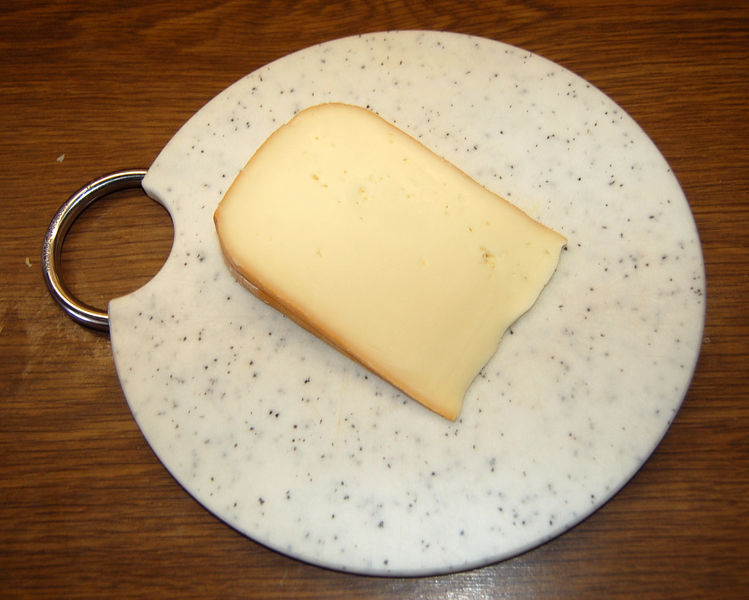 Datei:Pyrenäenkäse.jpg