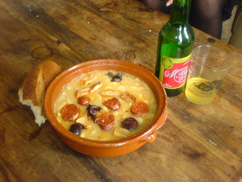 Datei:Fabada y sidra.jpg