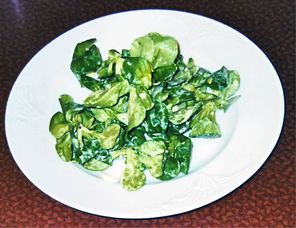 Feldsalat mit Frischkäsedressing