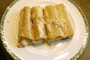 Cannelloni mit Lachs, Karotten und Zuckerschoten