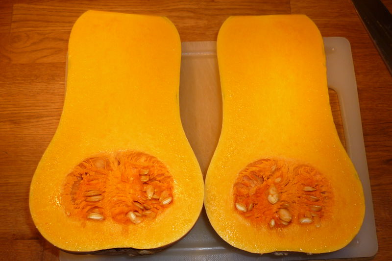 Datei:Butternut geteilt.jpg