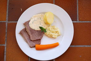 Schnittlauchsauce zu Rindfleisch