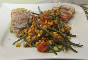 Hähnchen-Avocado-Tagliata mit Bohnen