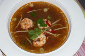 Vietnamesische Garnelensuppe