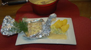 Gedämpftes Zanderfilet in Aluminiumfolie mit Weißwein