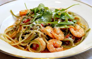 Spaghetti mit Garnelen und Rucola