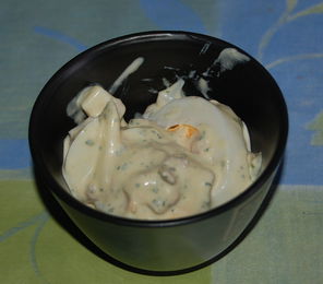 Eiersalat mit Champignons und Kochschinken