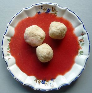 Topfenknödel mit Erdbeerragout