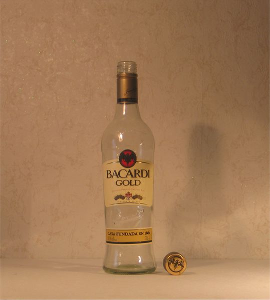 Datei:Rum Barcadi Gold.jpg