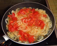 die Tomaten mitdünsten