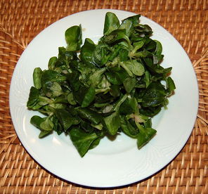 Angemachter Feldsalat