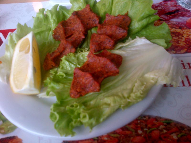 Datei:Turkish çiğ köfte.jpg